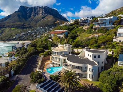 House For Sale in Llandudno, Cape Town